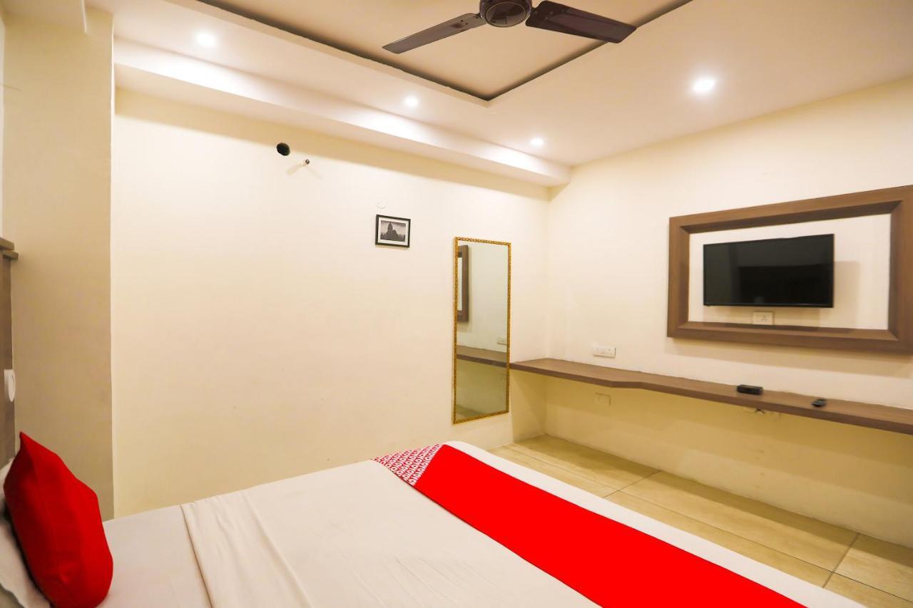Oyo 62700 Hotel Surya Inn Pānīpat Kültér fotó