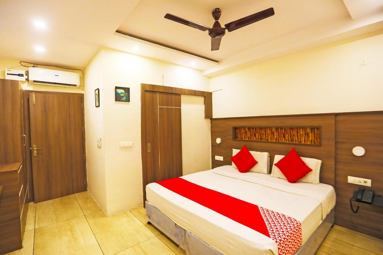 Oyo 62700 Hotel Surya Inn Pānīpat Kültér fotó